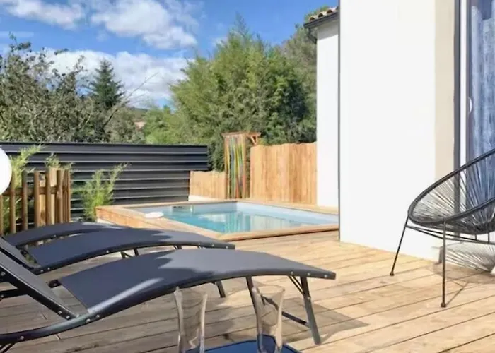 Le Mazet Hébergement de vacances Laval-Pradel